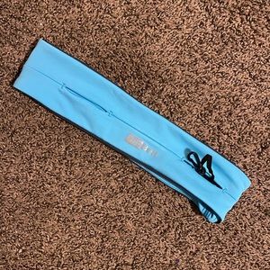 Flip belt running belt with pockets